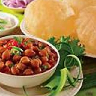 5. Poori Chole