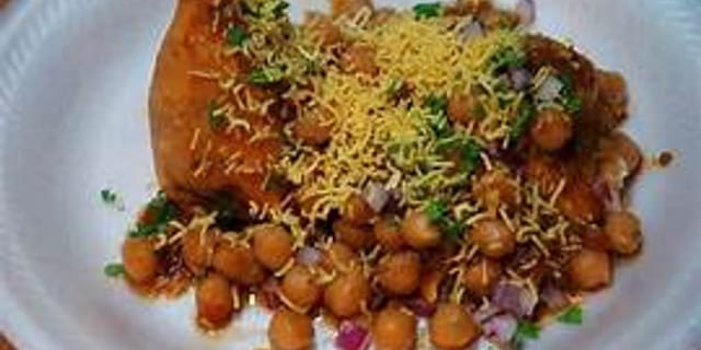 Samosa with Chole.